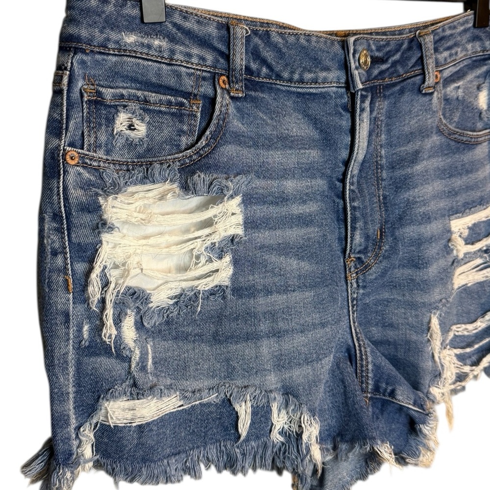 American Eagle Women’s Sz 14 Mom Shorts Denim Jean Distressed Stretch - Picture 3 of 7
